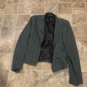 Woman's Gray Medium Suit Coat